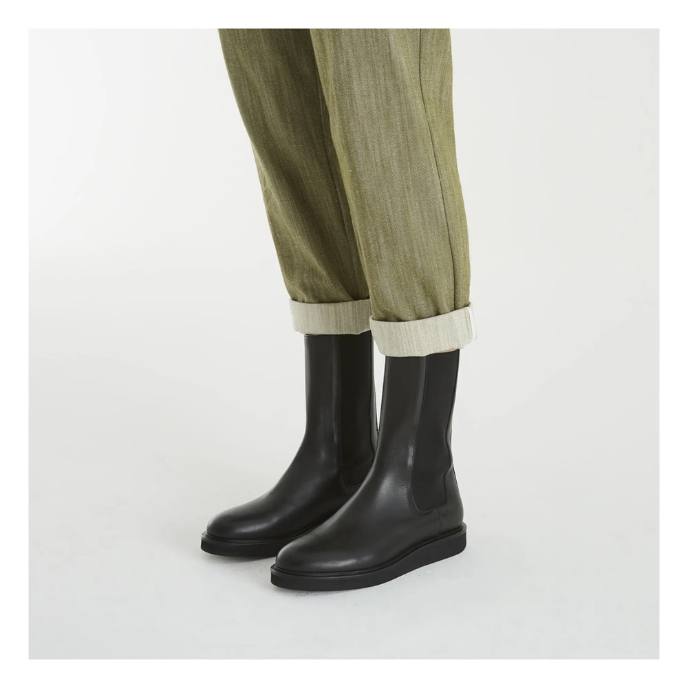 Legres black leather high Chelsea boot